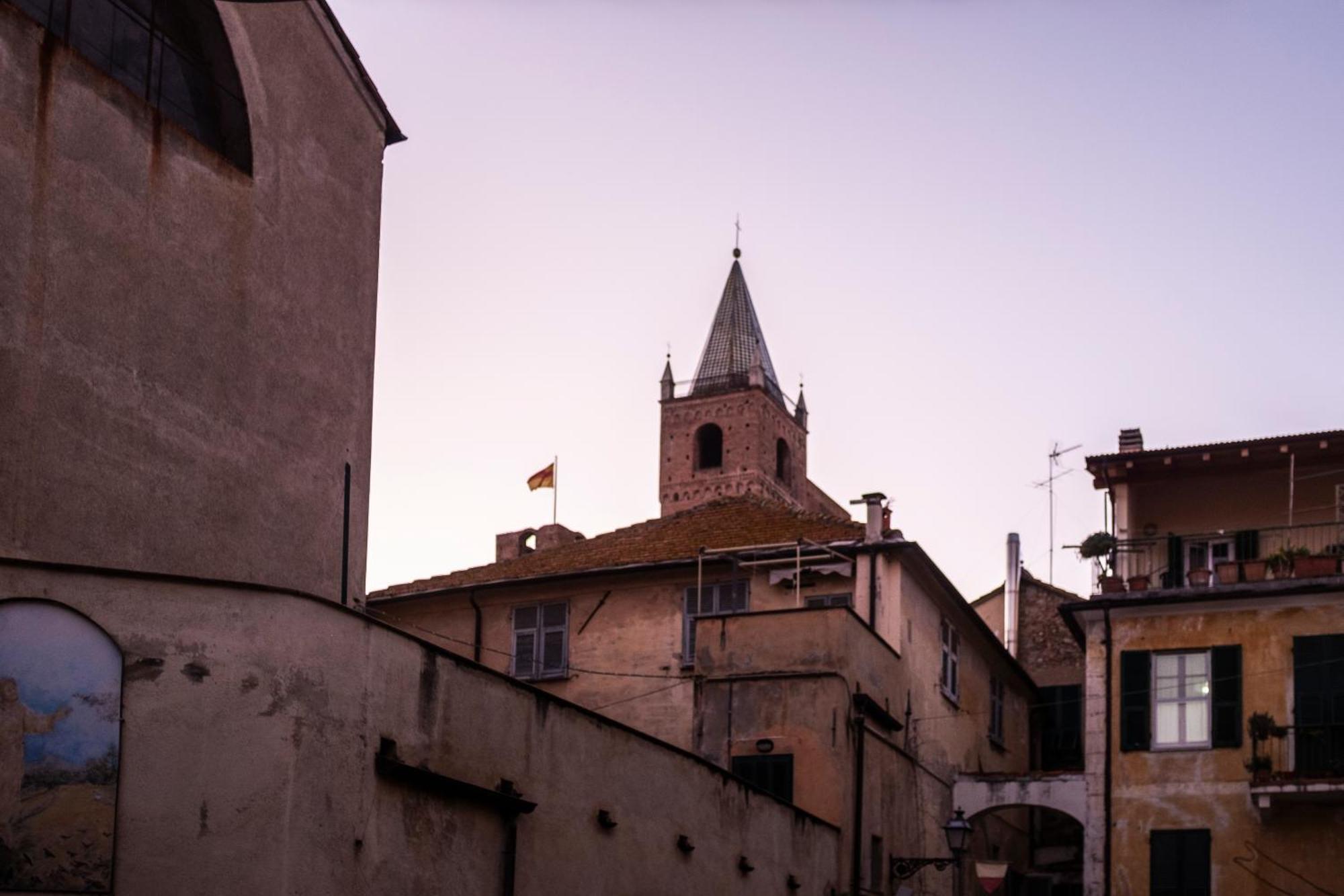 Palazzo Oddo Rental Rooms Albenga Bagian luar foto